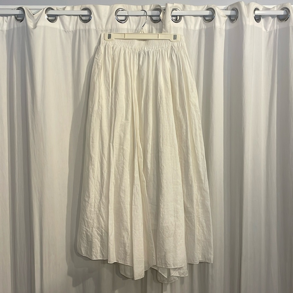 Lulu’s Medium White Full Length Skirt
